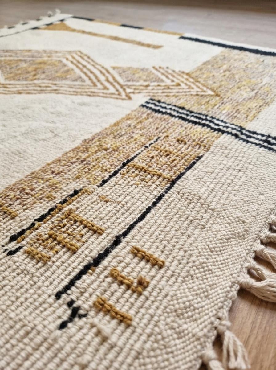 Hand-Knotted Moroccan Rug – Cream Wool Geometric Berber Area Carpet