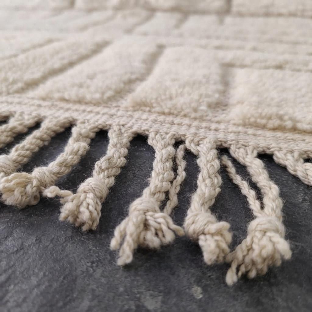 Moroccan Traditional Wool Rug. Hand-Woven Rug ,Tribal Berber DisignAtlas Mountains Decor