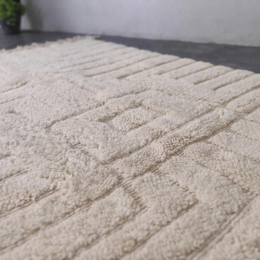 Moroccan Traditional Wool Rug. Hand-Woven Rug ,Tribal Berber DisignAtlas Mountains Decor